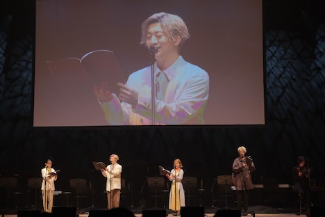 朗読劇の様子。