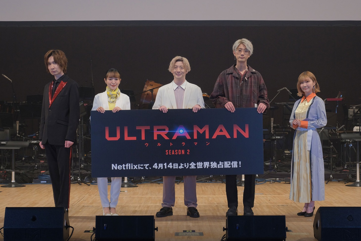 左から前野智昭、潘めぐみ、木村良平、江口拓也、諸星すみれ。