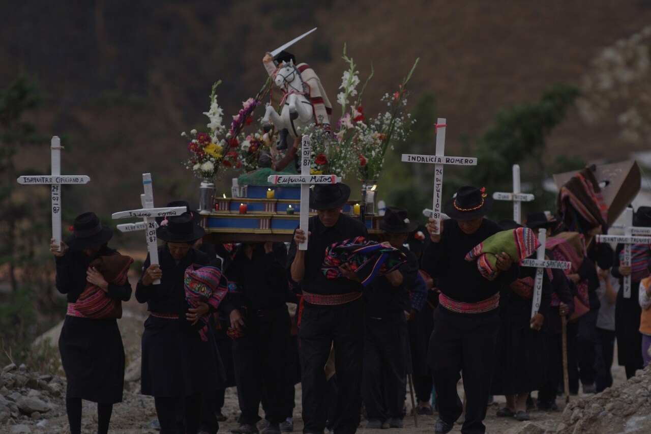 民衆の苦悩と困惑を詩的に描くペルー映画「マタインディオス、聖なる村」公開