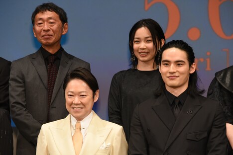 左上から時計回りに鈴木卓爾、宮崎優、岡田健史、阿部サダヲ。