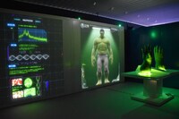 「アベンジャーズ展」より、ブルース・バナー博士のバイオラボ エリアの様子。