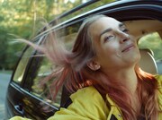 「海に向かうローラ」(c)Wrong Men / Wrong Men North, 10:15! Productions,
Lunanime