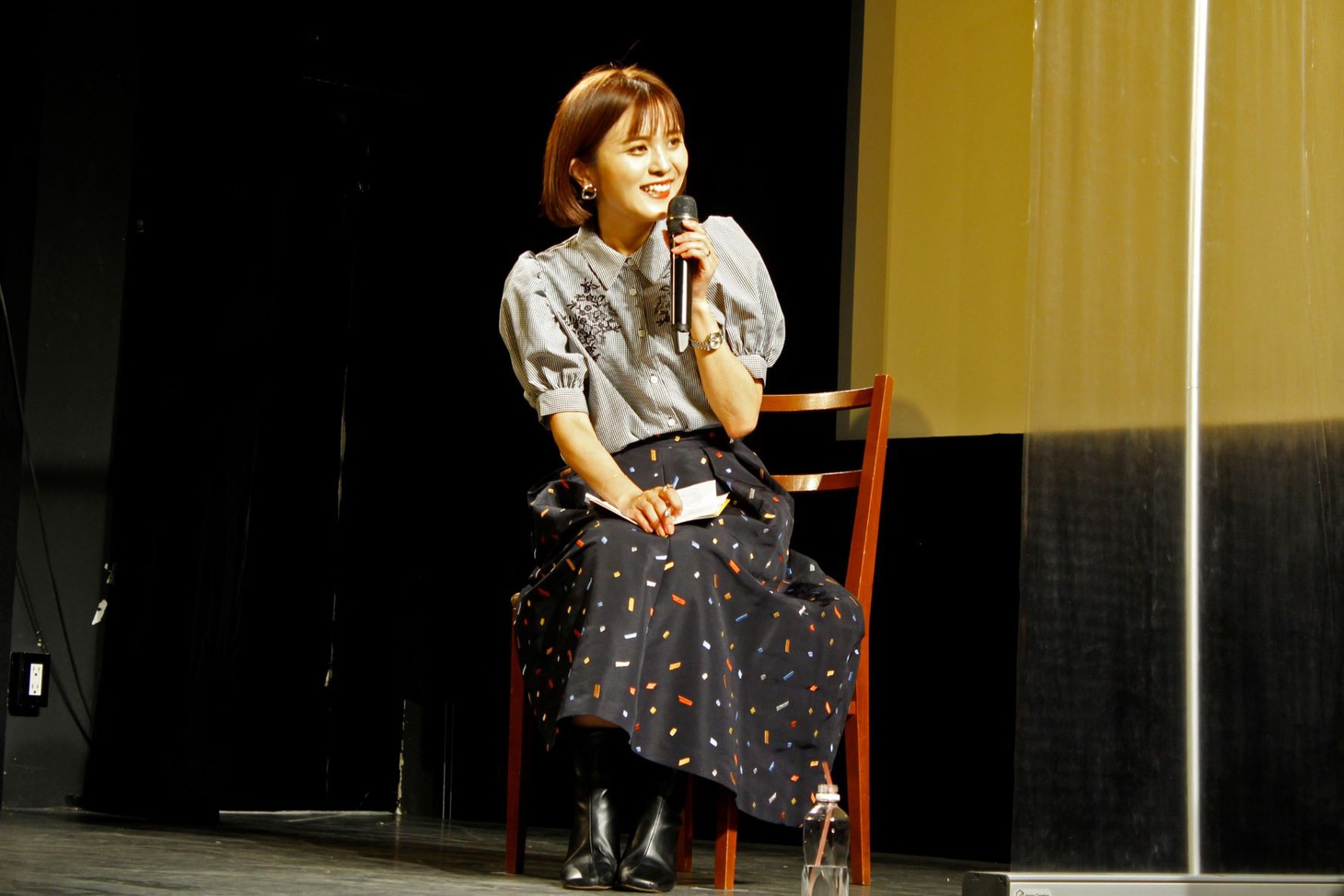 東紗友美
