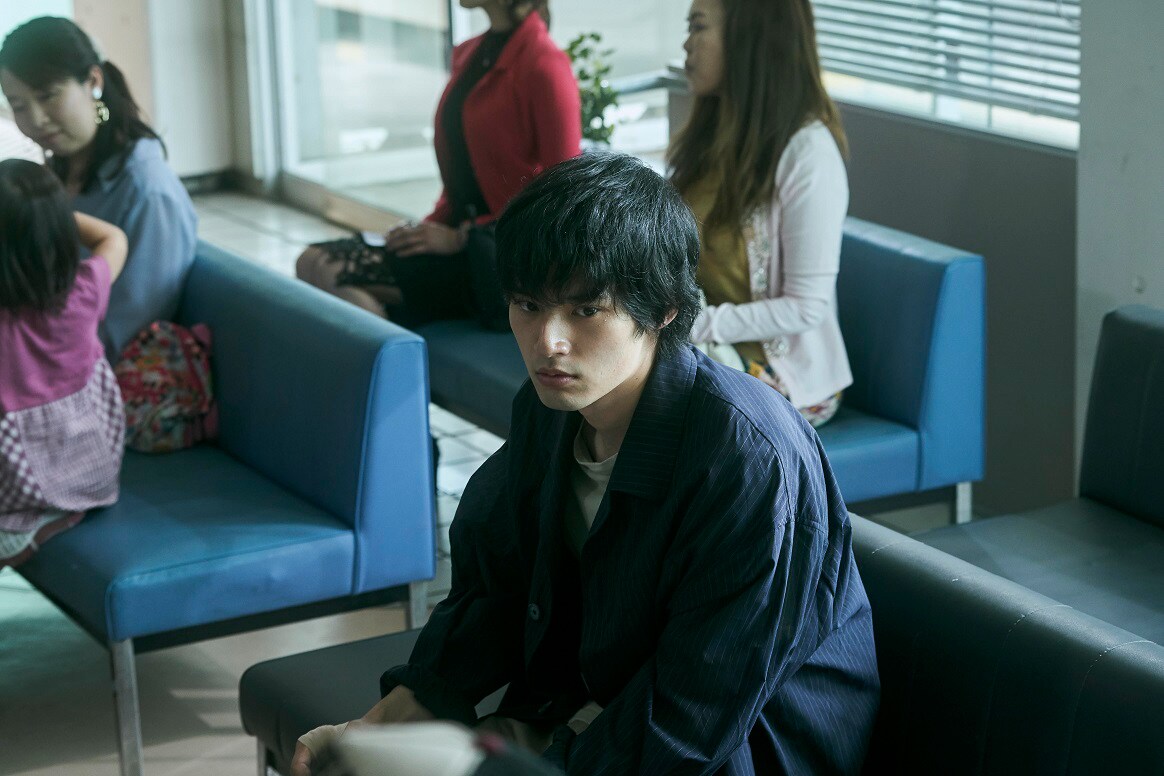 「死刑にいたる病」岡田健史演じる大学生・雅也を切り取った場面写真到着