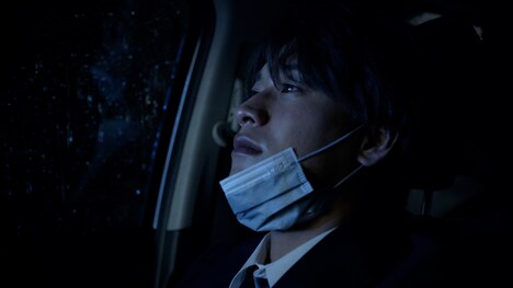 「青めぐる青」