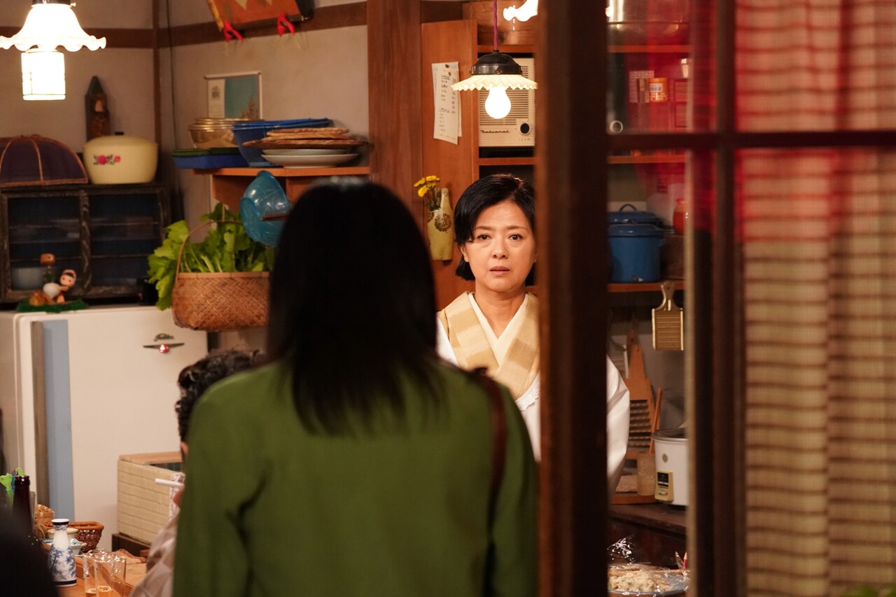 木竜麻生が薬師丸ひろ子の小料理屋を訪ねる、母娘のシーン収めた「とんび」本編映像