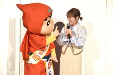 左から野原しんのすけ、川栄李奈。