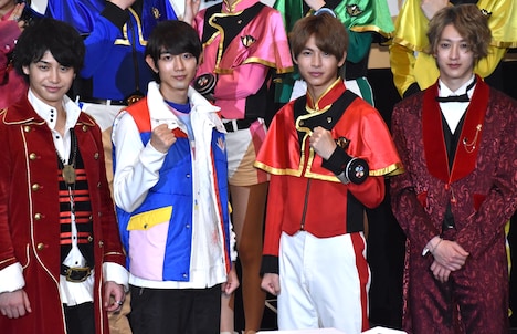 左から小澤亮太、駒木根葵汰、小宮璃央、伊藤あさひ。