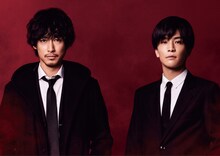 左からディーン・フジオカ、岩田剛典。