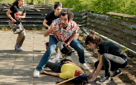 「キャメラを止めるな！」