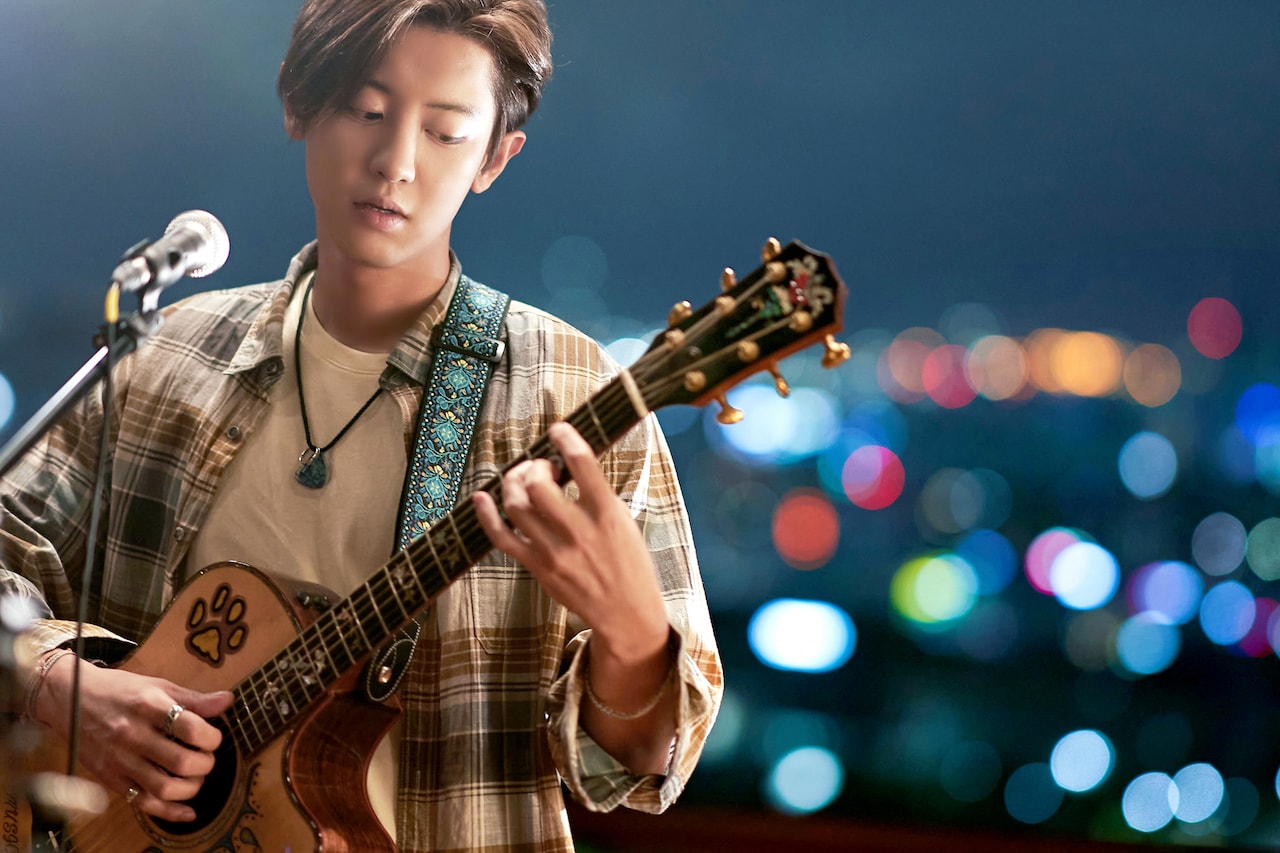 EXOチャンヨルがギターを弾く「ぼくの歌が聴こえたら」場面写真9点到着