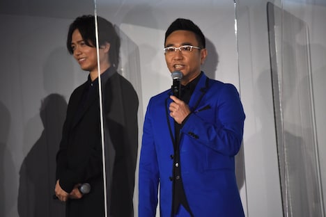 左から山崎育三郎、八嶋智人。