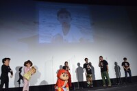 舞台挨拶で披露された、澤部佑の幼少期の写真。