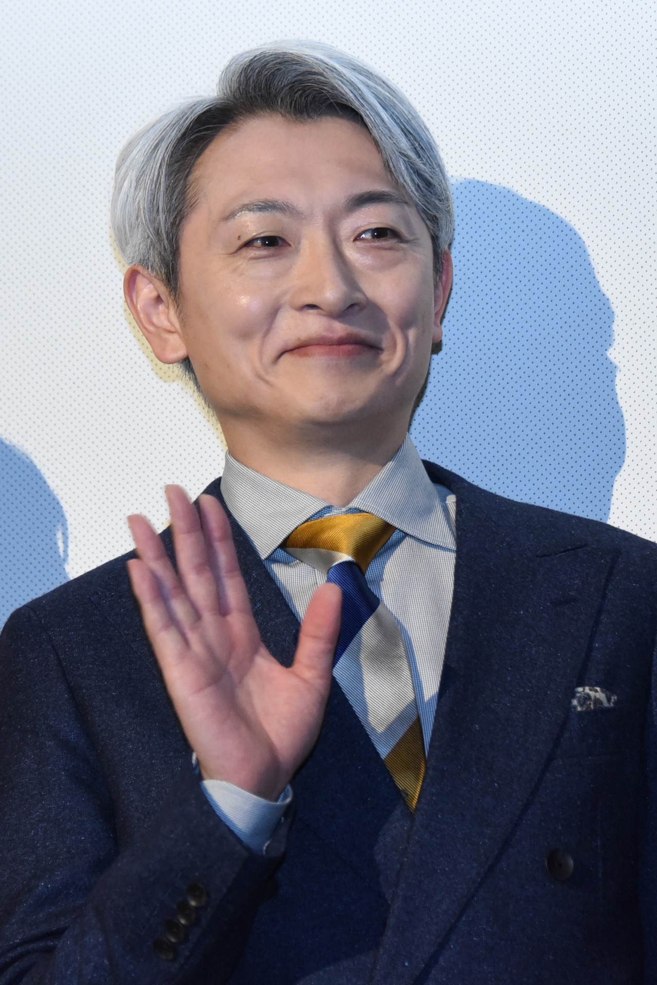 登坂淳一
