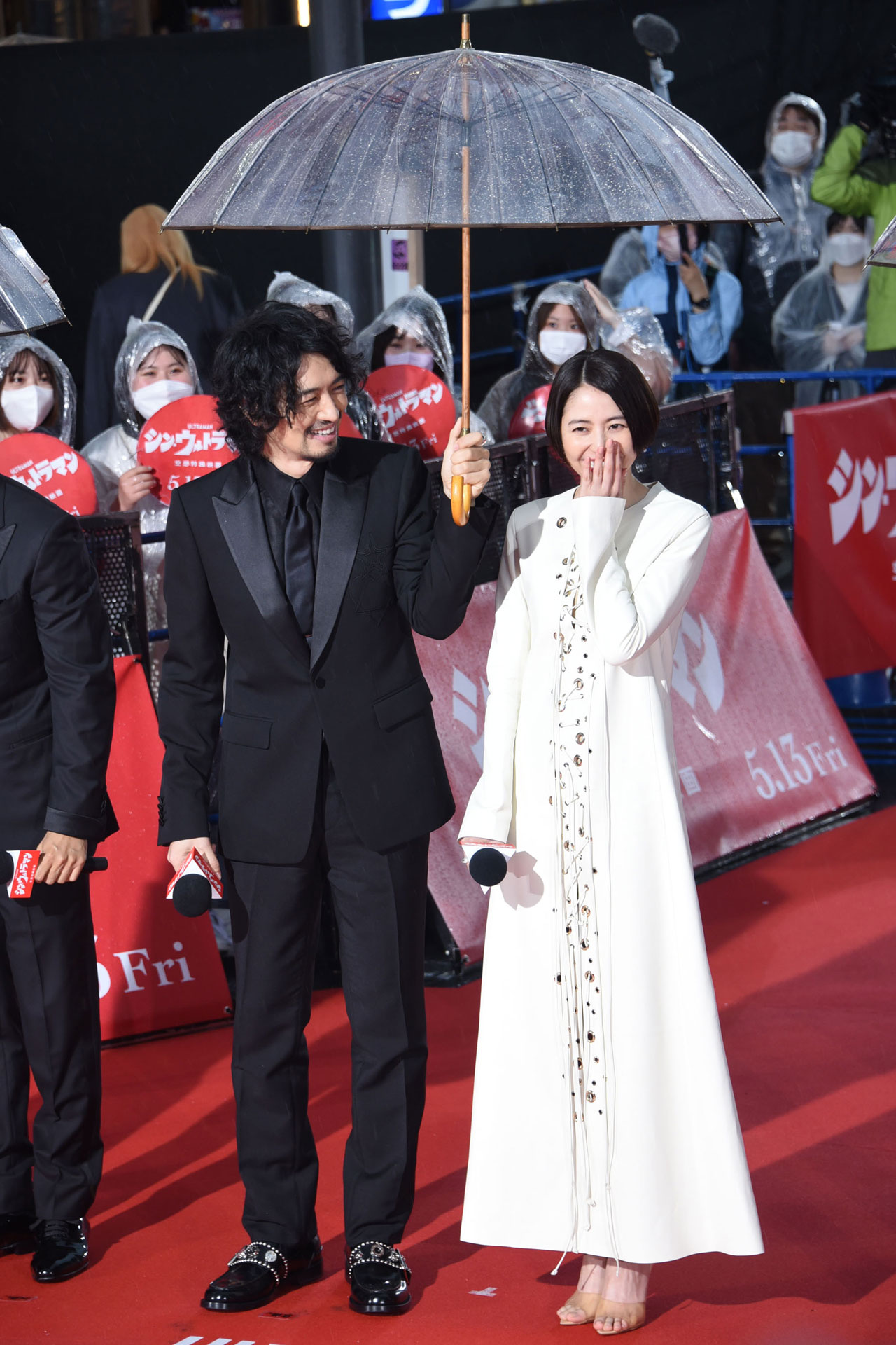 左から斎藤工、長澤まさみ。