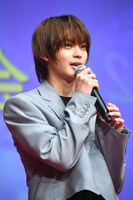 20歳になった瞬間にウイスキーをラッパ飲みしたという神尾楓珠。