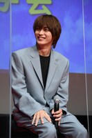 恋愛相談に答える佐藤浩市を見守っていた神尾楓珠。