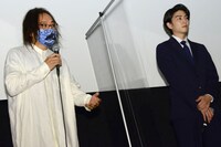 左から熊坂出、稲葉友。