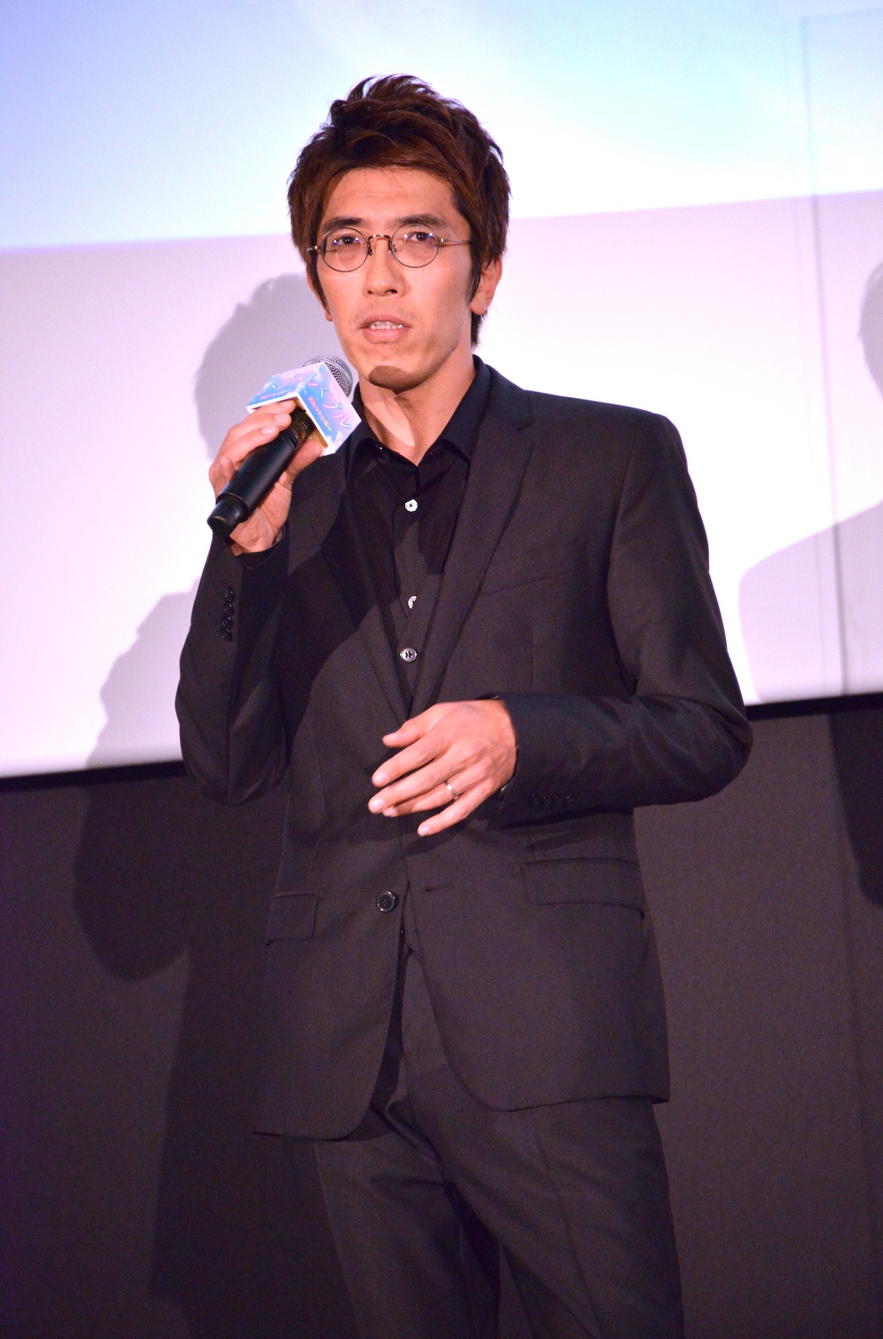 荒木哲郎