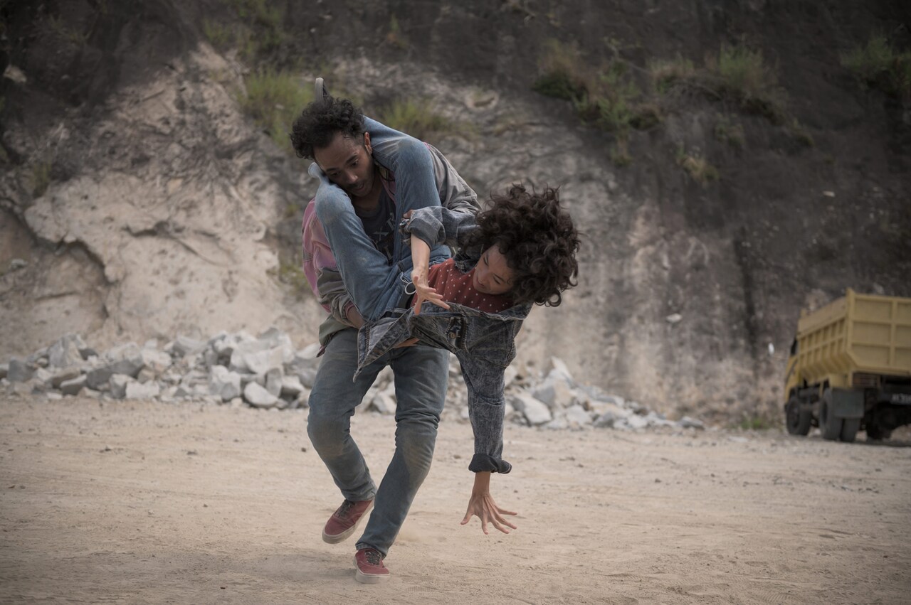 インドネシア発のロカルノ映画祭受賞作が公開、決闘の果てに落ちる恋と復讐劇描く