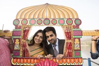 「結婚は大変」 (c)Colour Yellow Productions (c)Eros Worldwide (c)Y Not Studios