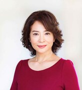 宮野森楓を演じる中田喜子。