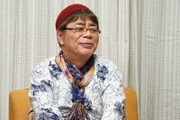 小倉久寛演じる野村萬坊。