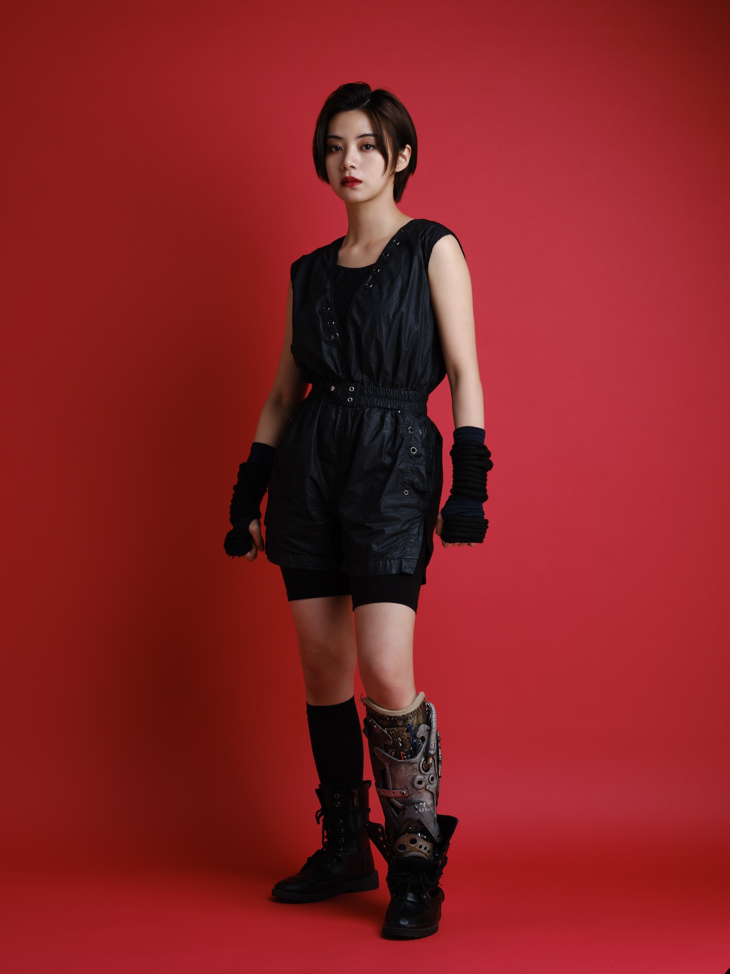 池田エライザ演じる泥川七音のキャラクタービジュアル。
