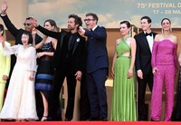 第75回カンヌ国際映画祭「キャメラを止めるな！」レッドカーペットの様子。 (c)Getty Images