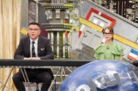 左から長谷川忍、嵐莉菜。