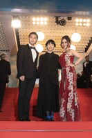 左から磯村勇斗、早川千絵、ステファニー・アリアン。(c)若山和子