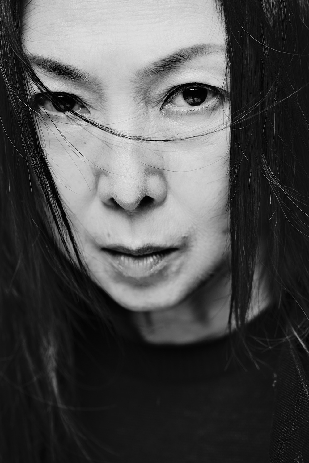 「BLACK Scandal Yohji Yamamoto 映画『女囚さそり』Capsule Collection」より。