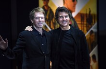 左からジェリー・ブラッカイマー、トム・クルーズ。