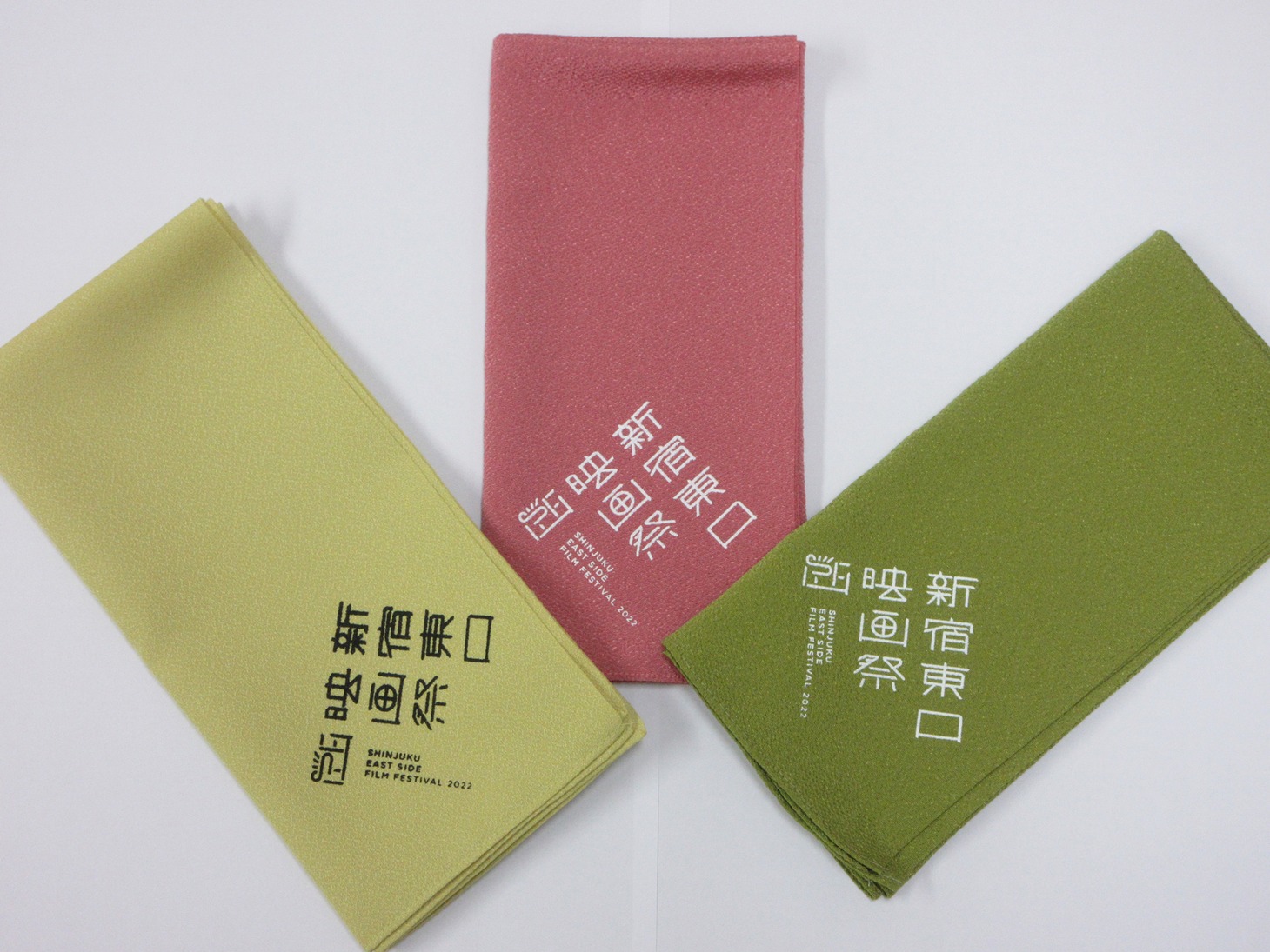 映画祭グッズのオリジナル風呂敷。（各税込1000円）