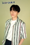須崎功役の杉野遥亮。