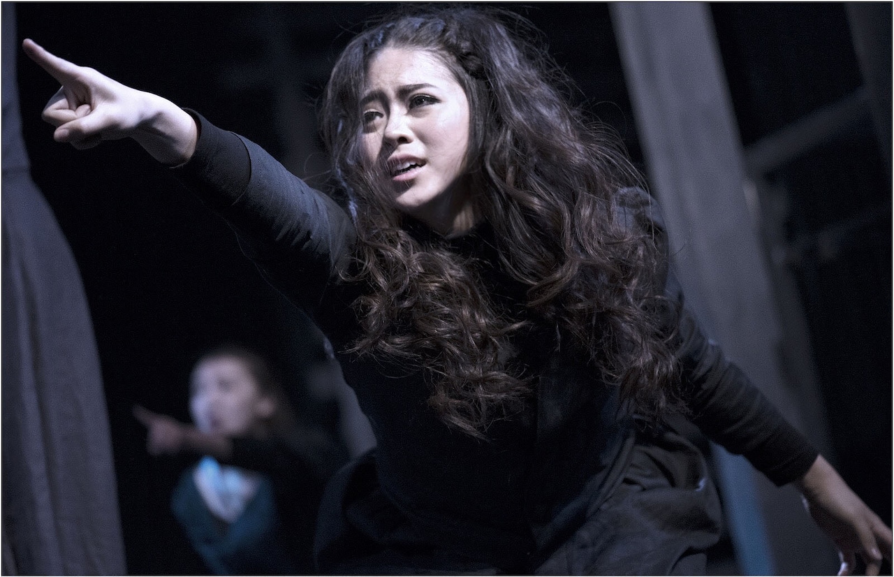 北京電影学院で卒業公演に参加する藤本ルナ。