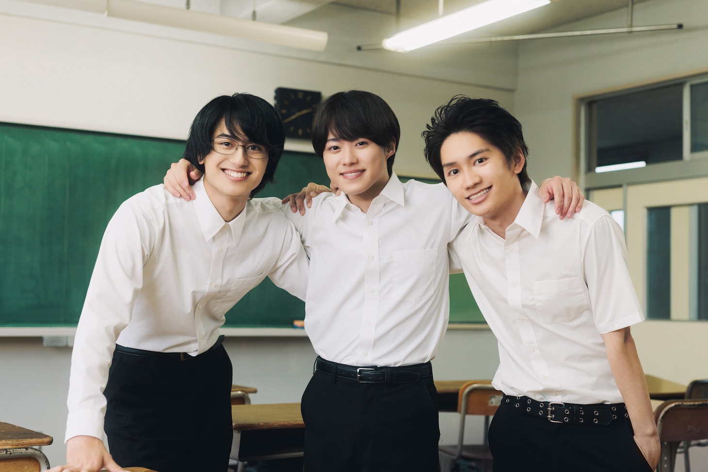 左から小島健、大橋和也、藤原丈一郎。