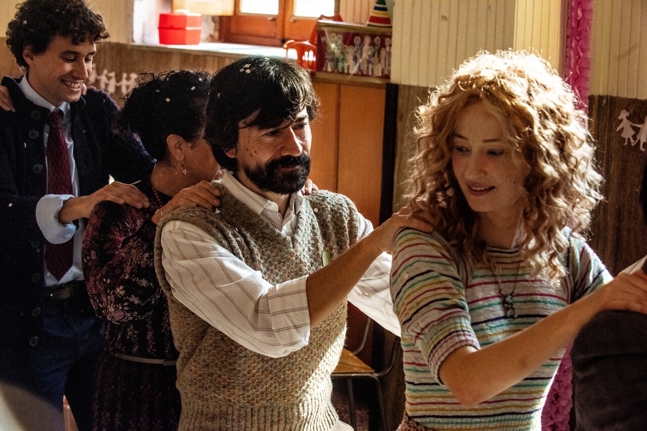 ダニエレ・ルケッティ監督作「靴ひものロンド」公開、ポスタービジュアルも到着