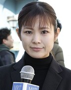 まこパーティー演じるテレビレポーター。