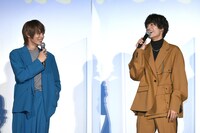 神尾楓珠（左）に「大人っぽい」と言われ、謙遜せず「そうなんすよー」と即答する佐野晶哉（右）。