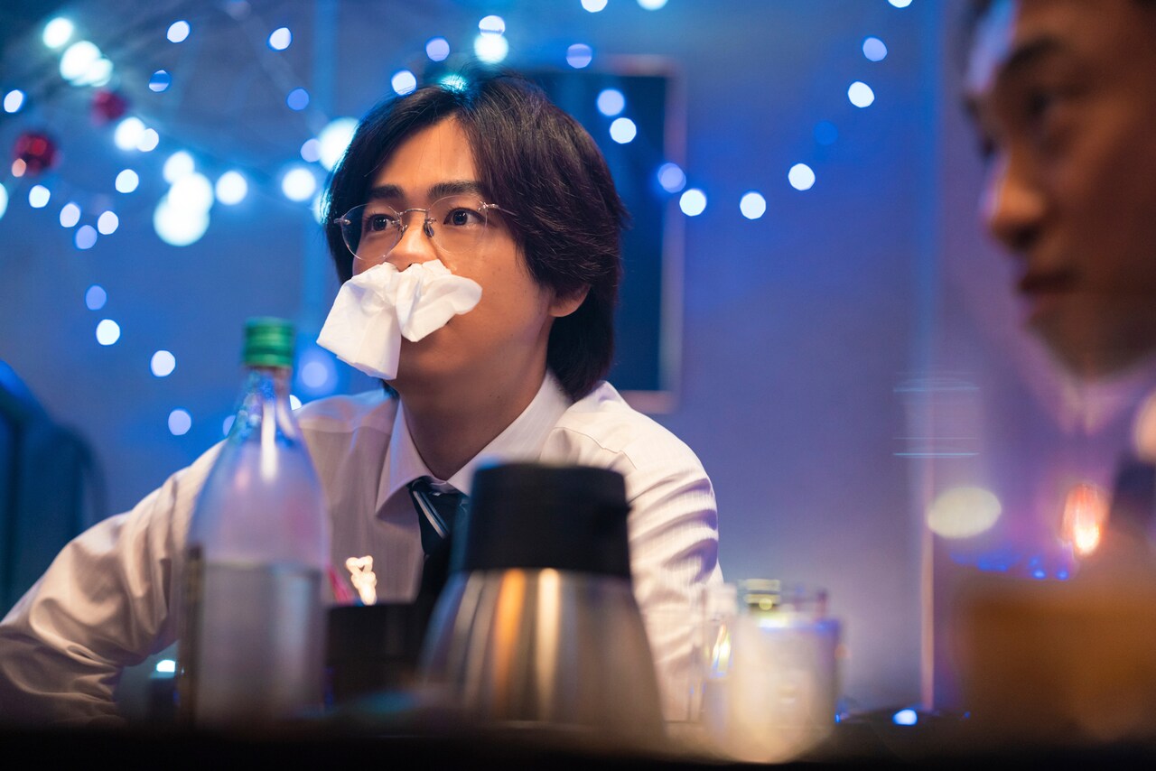 成田凌主演「あな歌」撮影セット写真到着、萩原健太郎が明かすモチーフは「星」