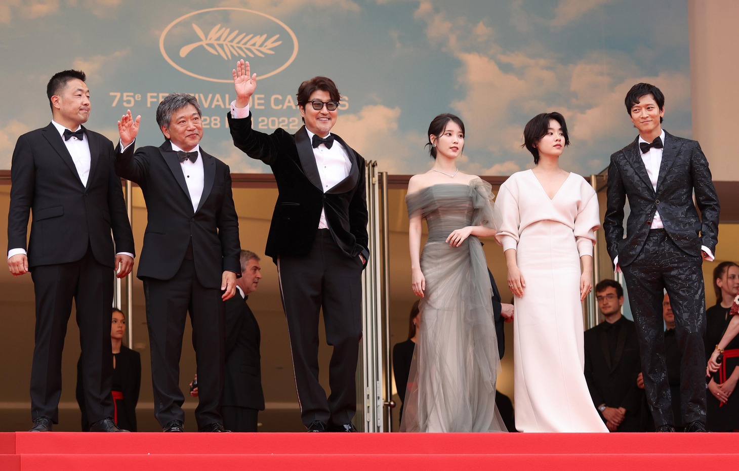 「ベイビー・ブローカー」第75回カンヌ国際映画祭レッドカーペットイベントの様子。