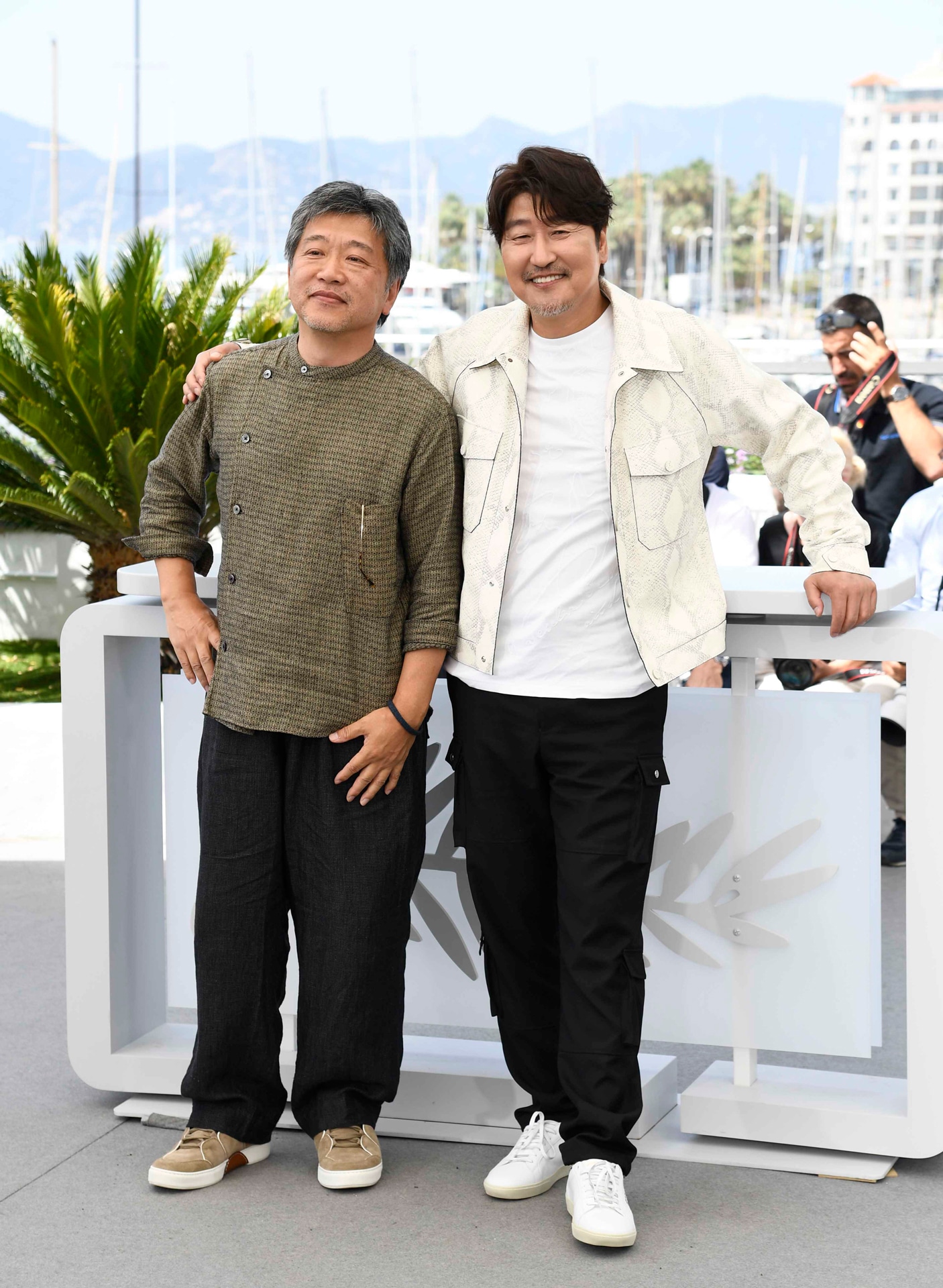 左から是枝裕和、ソン・ガンホ。