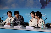 「ベイビー・ブローカー」第75回カンヌ国際映画祭記者会見の様子。