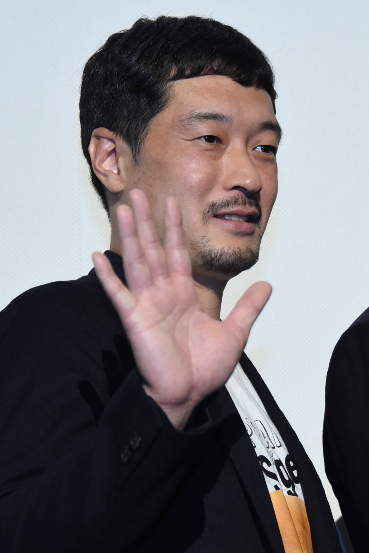 綾部真弥