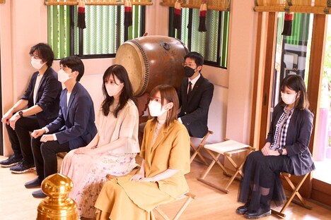 「劇場版 からかい上手の高木さん」大ヒット祈願イベントでの祈祷の様子。