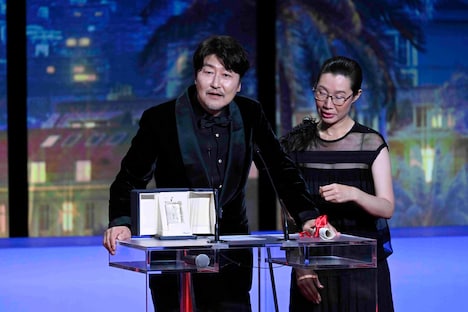 ソン・ガンホ(左)