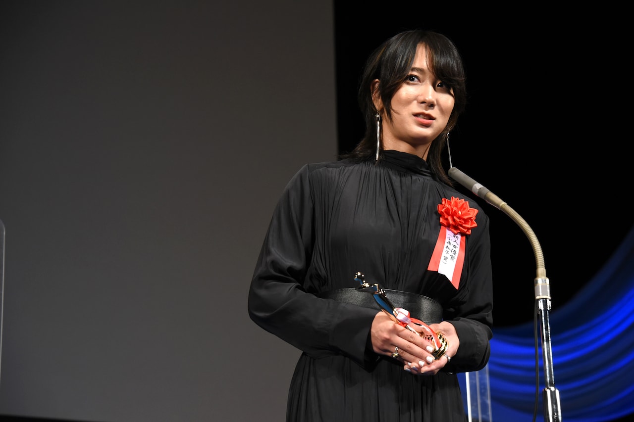 伊澤彩織、批評家大賞新人賞を手に感無量「スポットライトの当たる日が来るとは」
