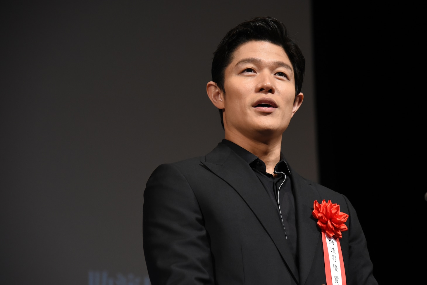 鈴木亮平