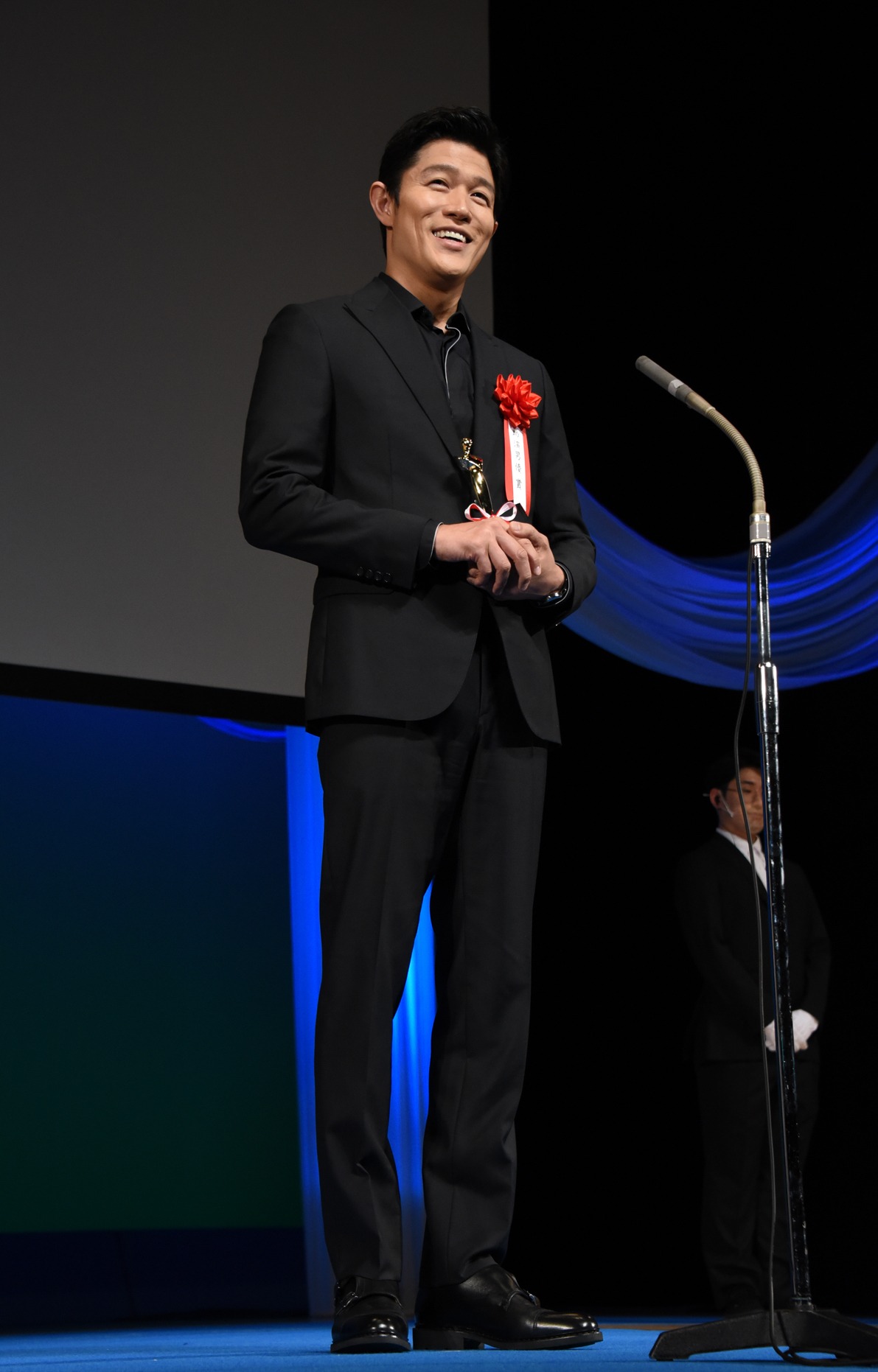鈴木亮平